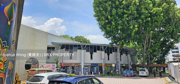 Elias Mall (D18), Retail #630697231